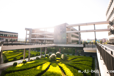 媒体报道 | 全面拉动产教融合创新引擎 华南职业教育(06913)上半年收益增长5.1%