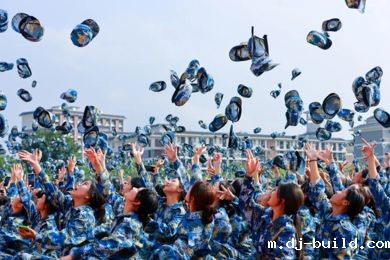 广东岭南职业技术学院超燃军训汇演！来看训练成果！